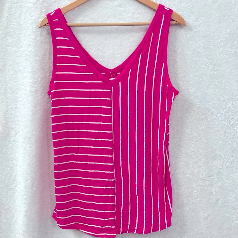 🌼4/$10🌼 NWT MAURICES Hot Pink Deep Neck Tank Top | Woman Large